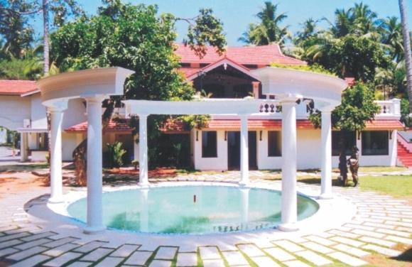 Hotel Chanakya Thiruvananthapuram Екстериор снимка
